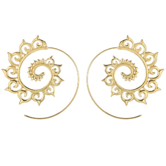 Jewelry - Host pick 🎉🎉 hollow spiral dangle earrings